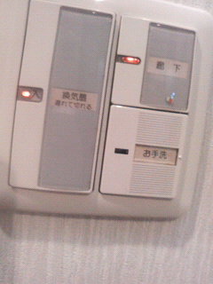 �C����